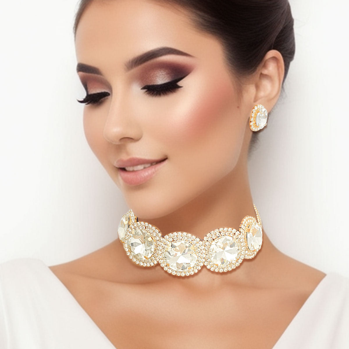 Brilliant Gold Round Cut Crystal Choker