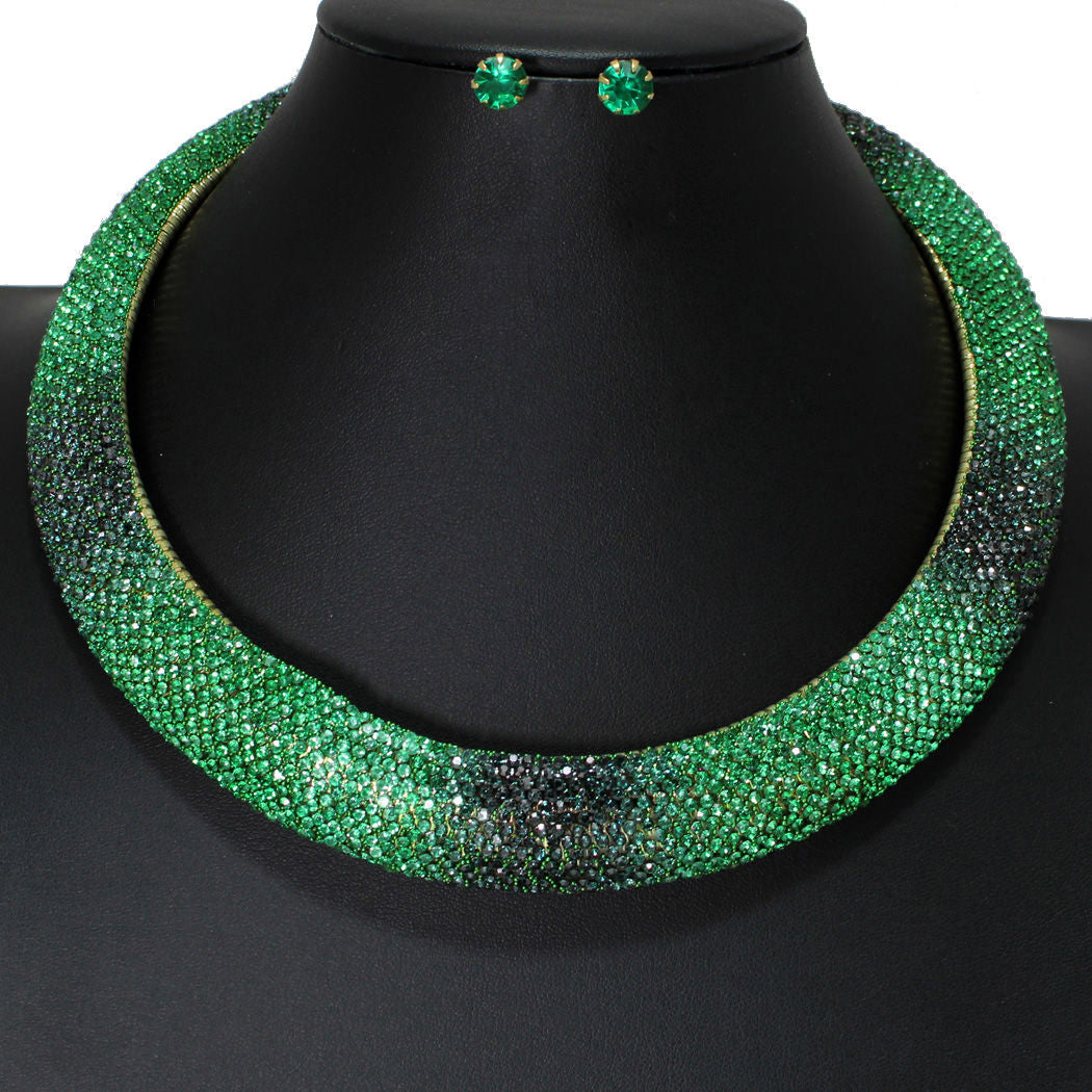 Collar Pave Green Stone Torque Necklace for Women